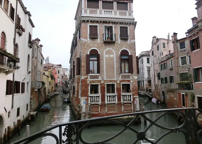 Ca' Delle Maschere *